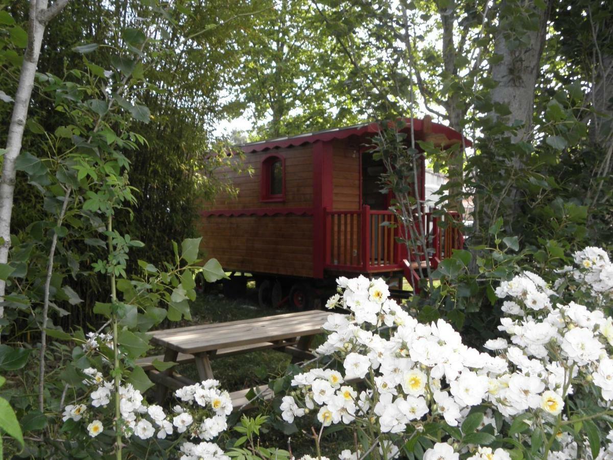 Provence Roulottes Hotel Barbentane Buitenkant foto